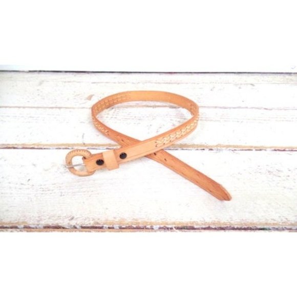 Vintage brown Southwestern style tooled woven leather belt - Picture 4 of 5